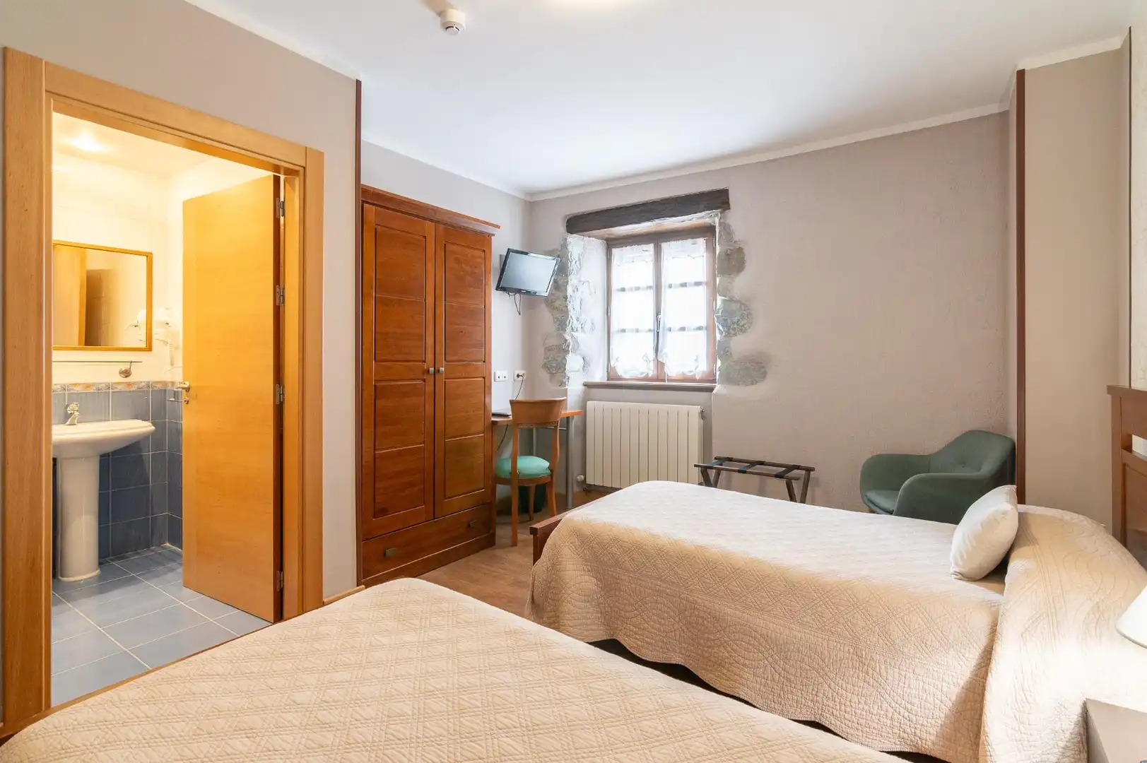 Habitación de Casa o chalet en venta en Aribe con Calefacción, Jardín privado y Parquet