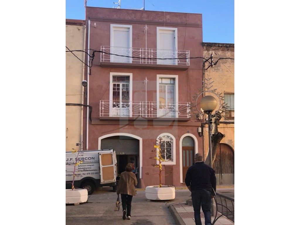 Vista exterior de Edificio en venta en Montbrió del Camp