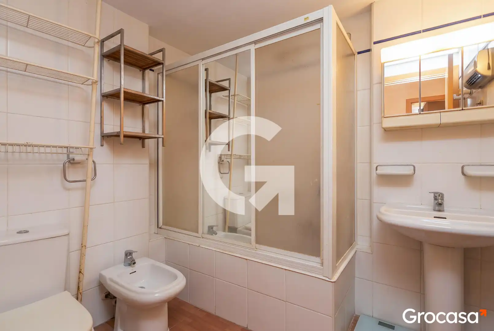 Badezimmer von Maisonette zum Verkauf in Gavà mit Klimaanlage, Möbliert und Ofen