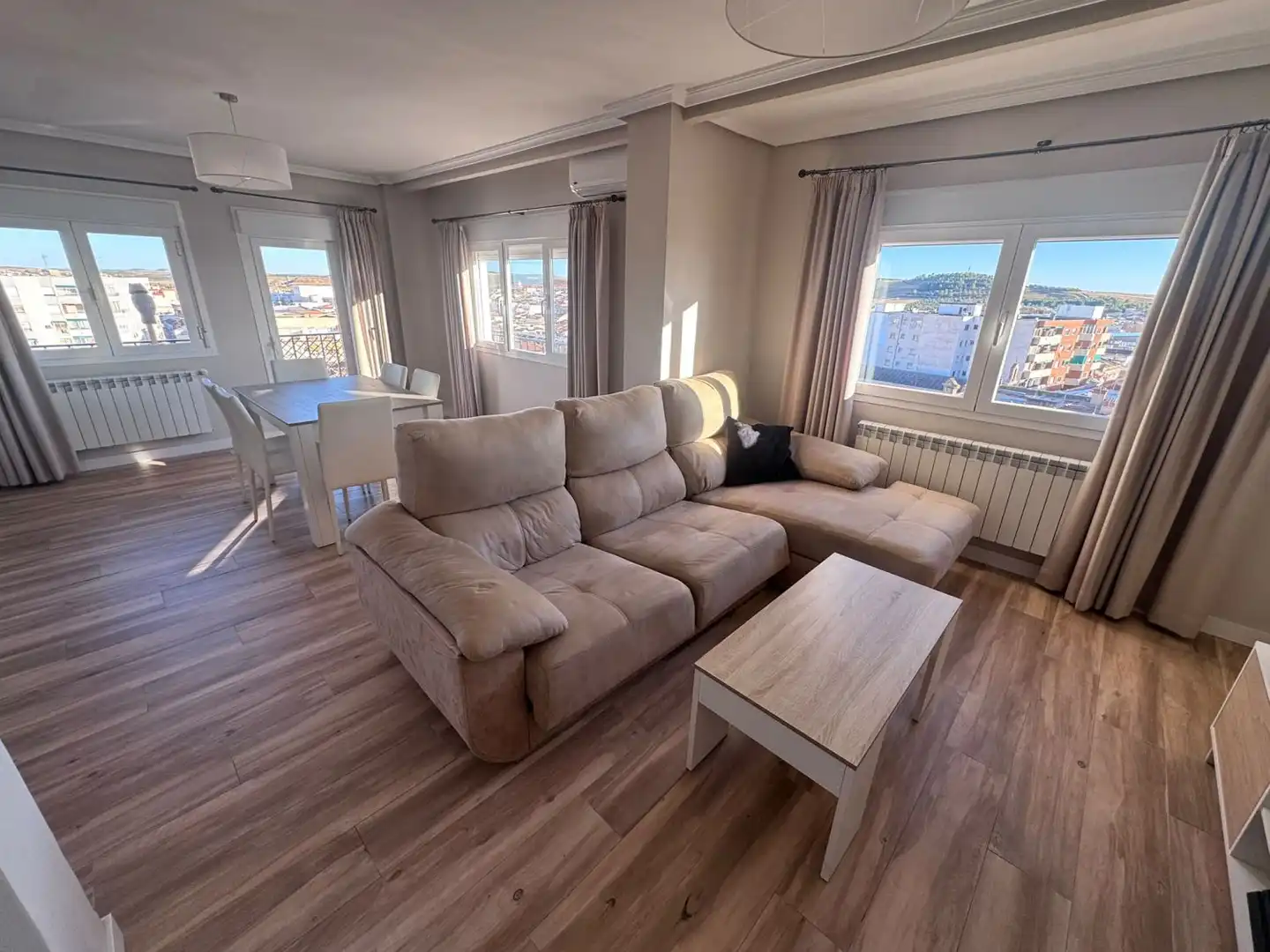 Sala de estar de Piso en venta en Valdepeñas con Aire acondicionado, Calefacción y Terraza