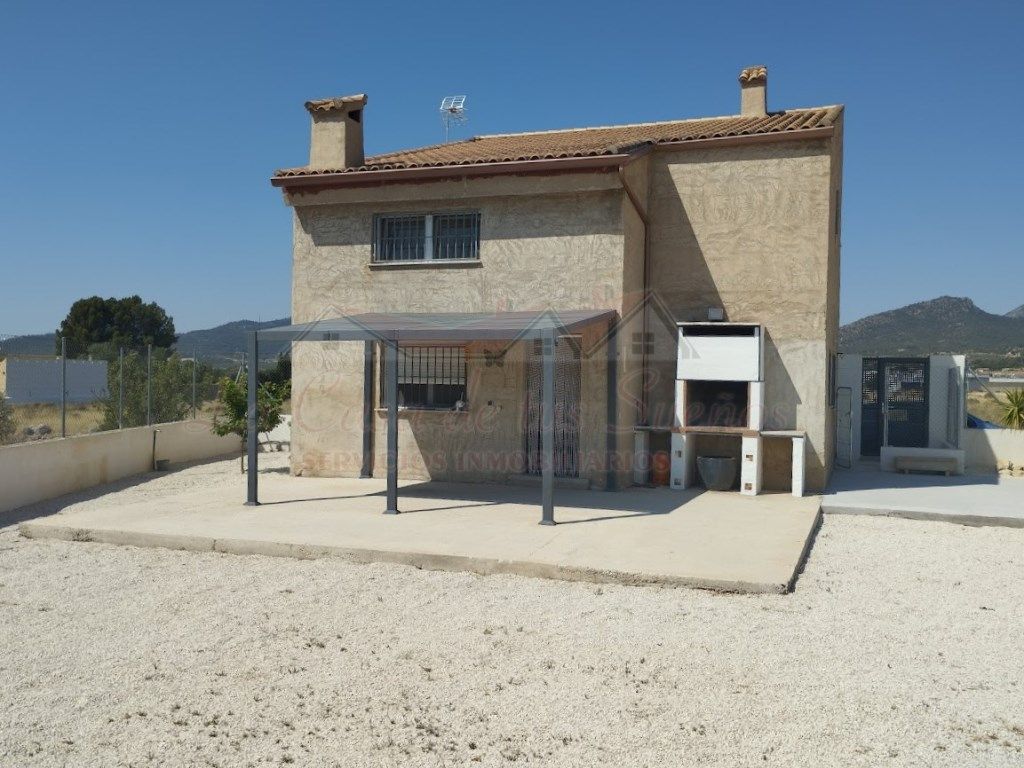 Außenansicht von Country house zum verkauf in Salinas