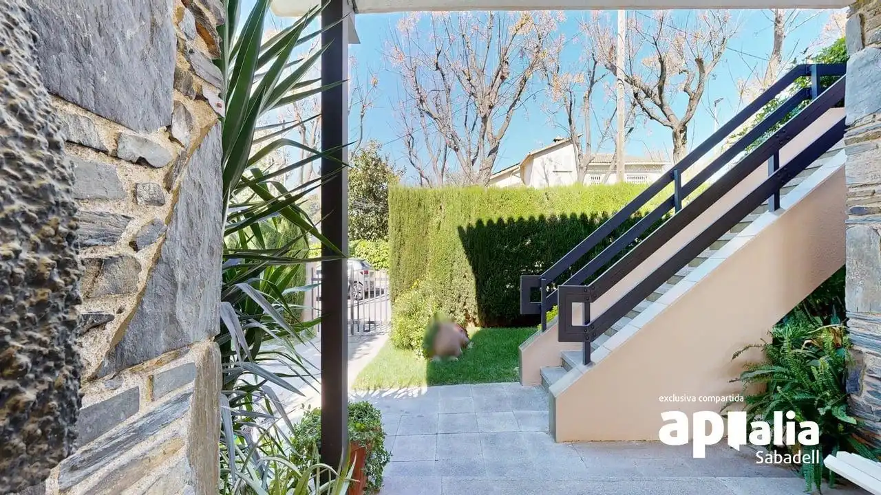 Terrassa de Casa o xalet en venda en Barberà del Vallès amb Calefacció, Jardí privat i Terrassa