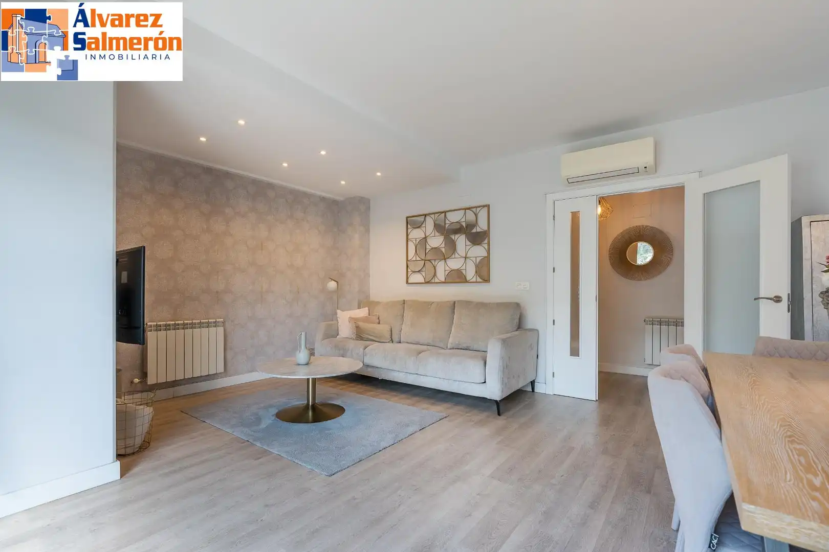 Wohnzimmer von Einfamilien-Reihenhaus zum Verkauf in Granada mit Privatgarten und Balkon