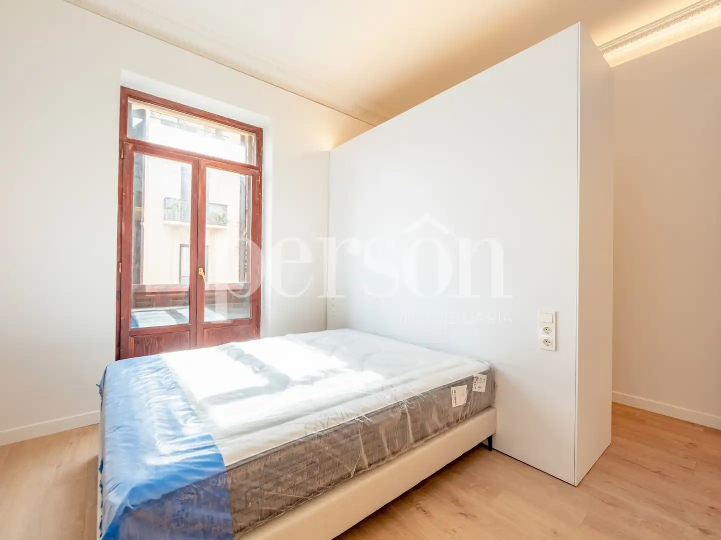 Bedroom of Flat for rent in Valencia  with Air Conditioner, Furnished and Balcony