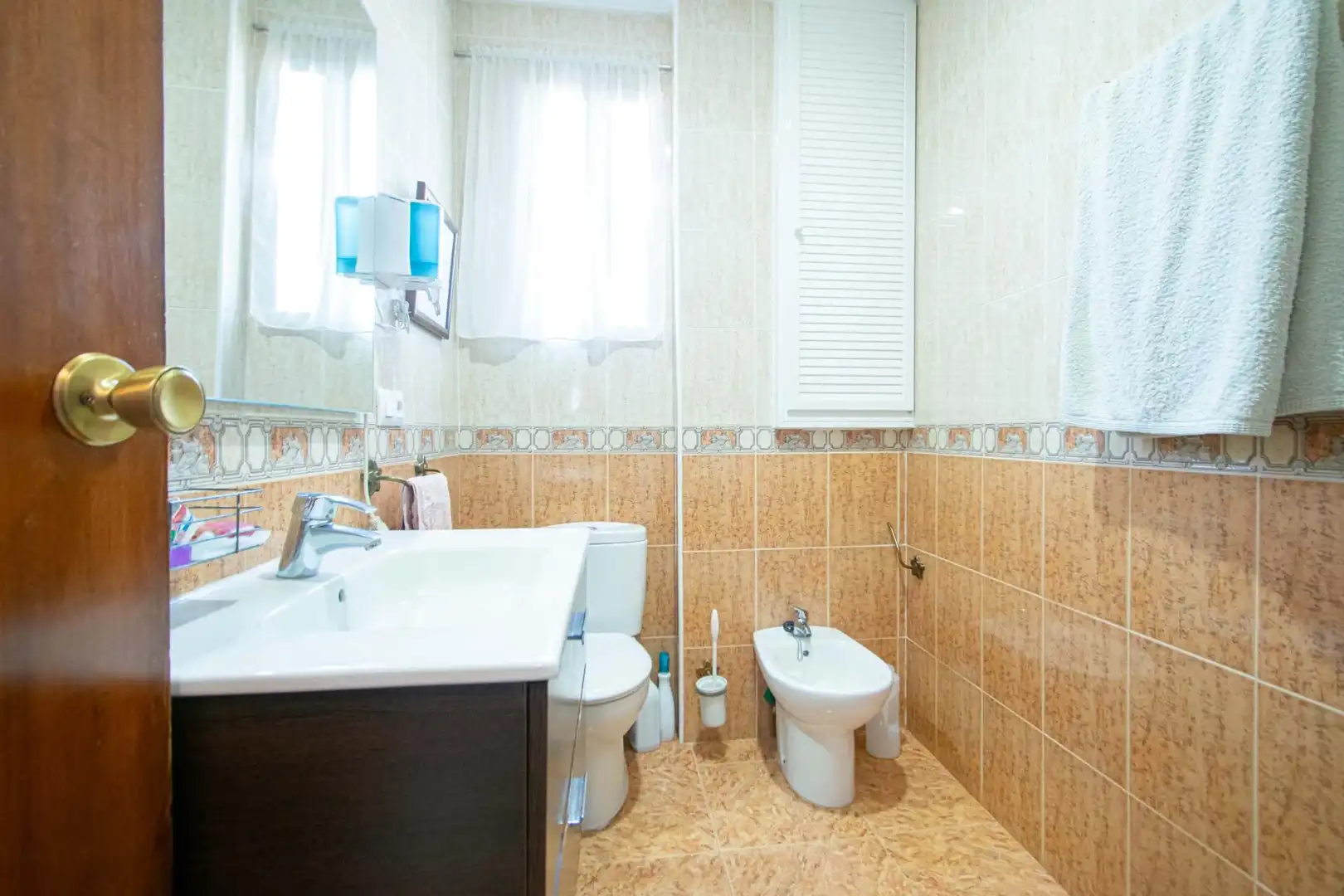 Bathroom of Houses for sale in Mairena del Aljarafe  with Air Conditioner, Heating and Private garden