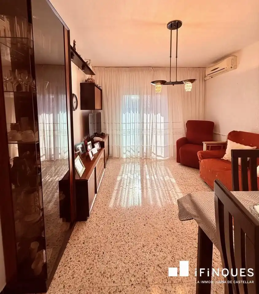 Sala de estar de Piso en venta en Castellar del Vallès con Aire acondicionado, Calefacción y Balcón