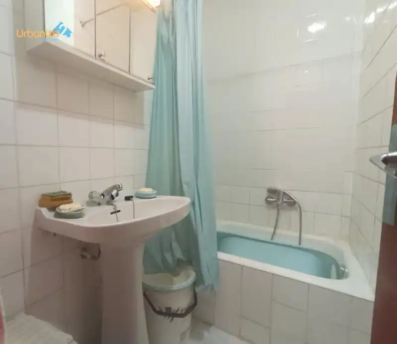 Bathroom of Flat for sale in Pardaleras