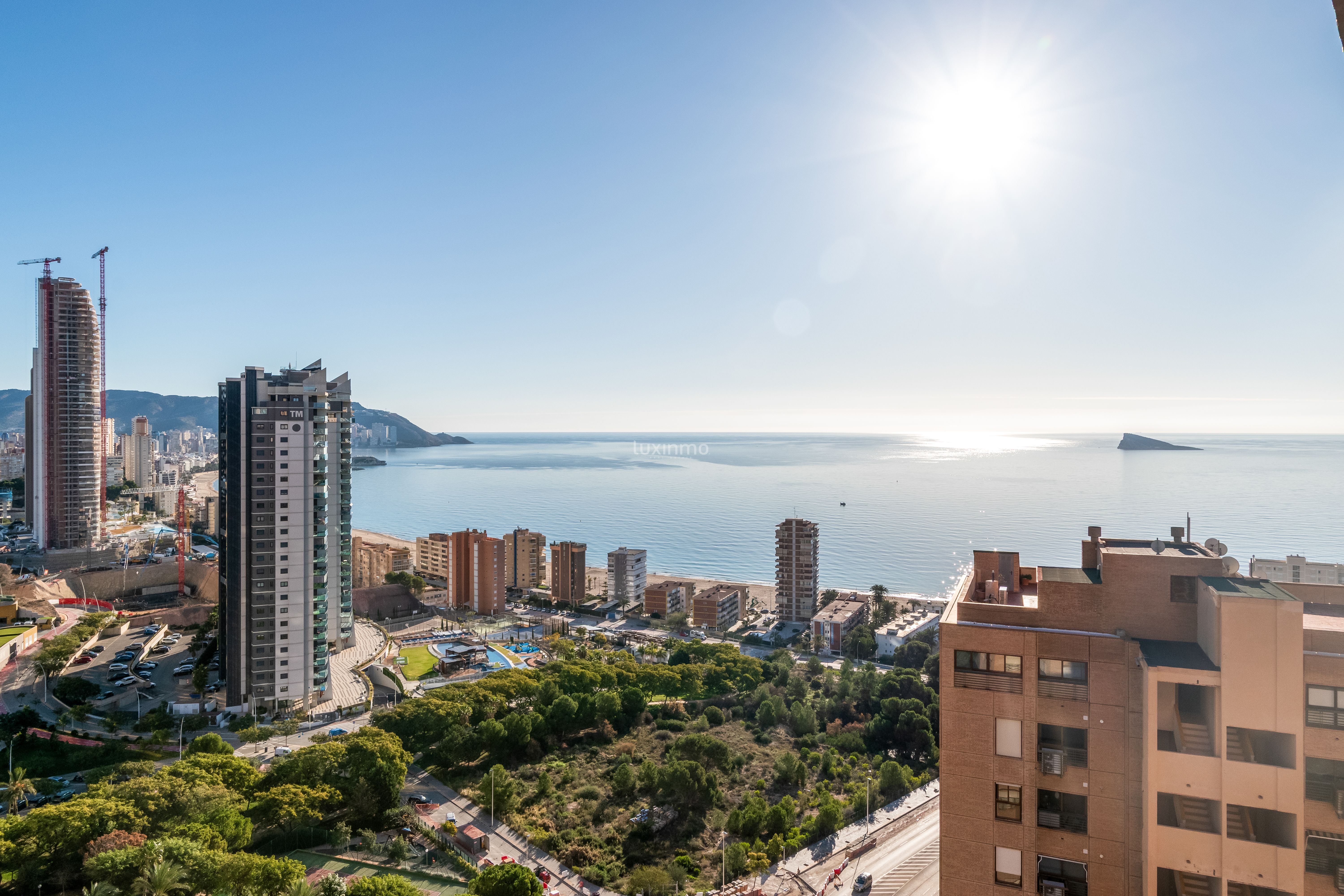 Dormitori de Pis en venda en Benidorm amb Aire condicionat i Jardí privat