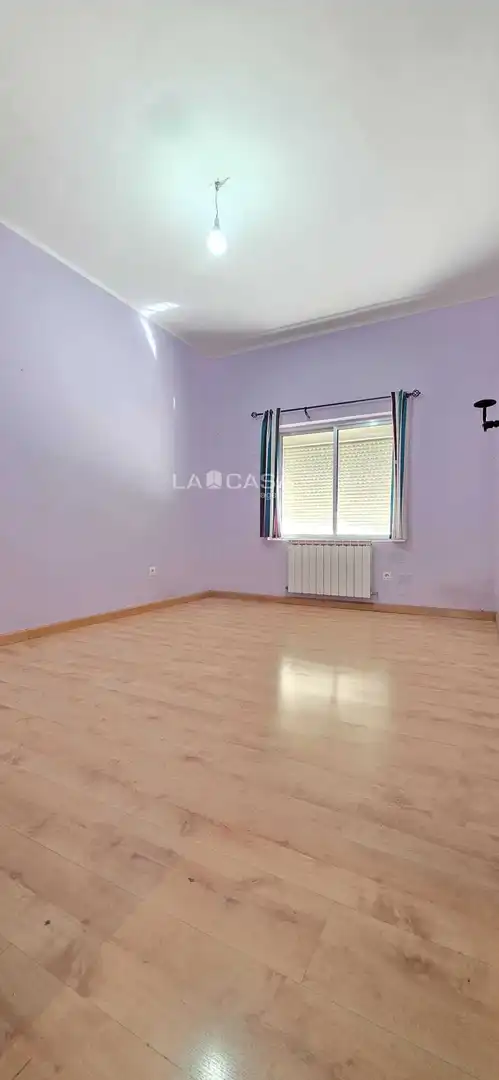 Bedroom of Flat for rent in Valladolid  with Heating