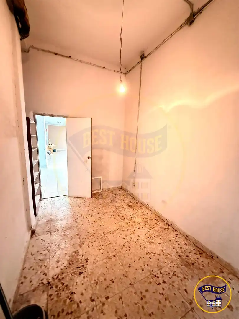 Local en venta en Calle de Barcelona, Reyes Católicos - Paseo San Antonio