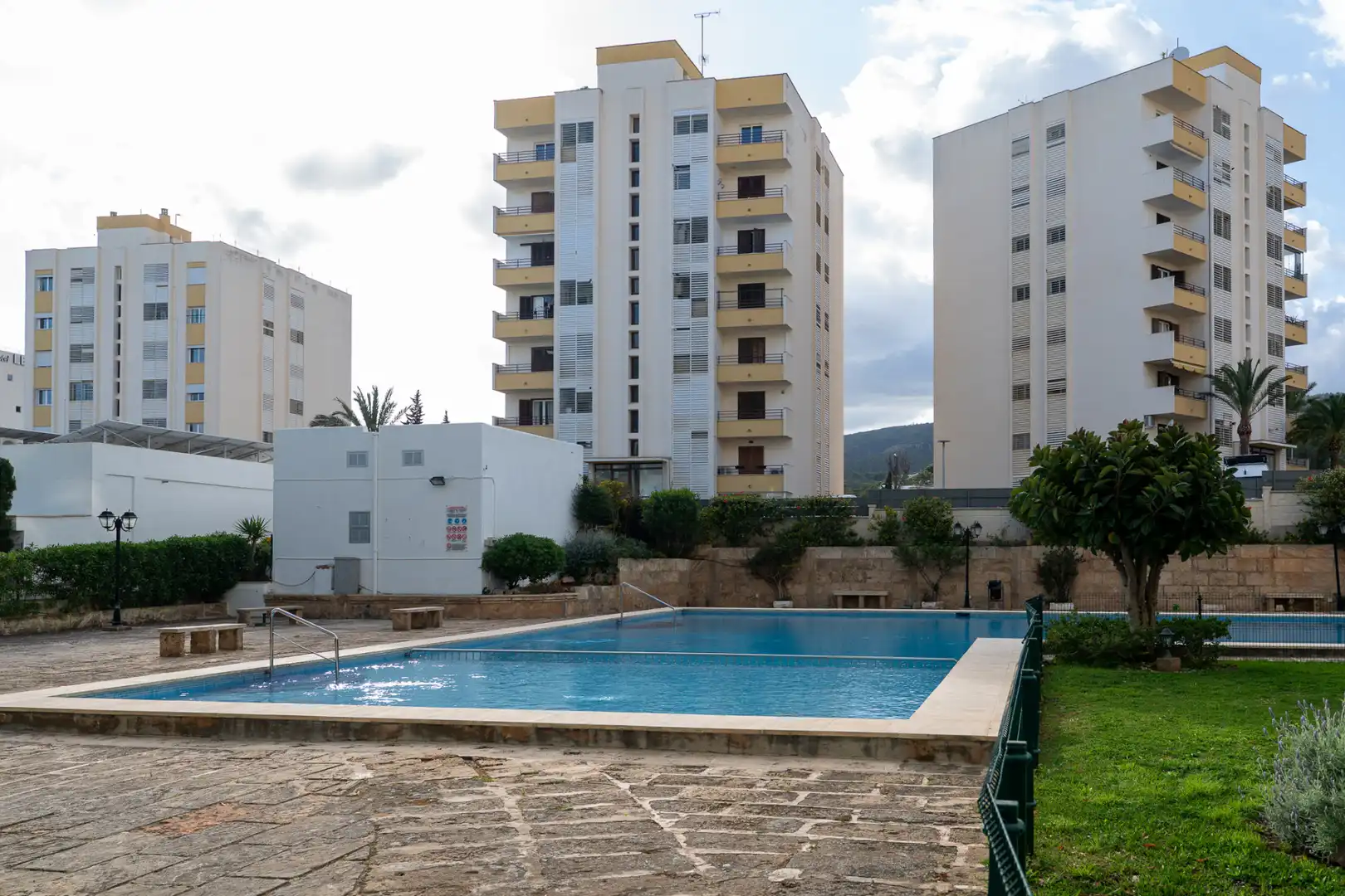 Schwimmbecken von Wohnung zum Verkauf in Calvià mit Klimaanlage, Terrasse und Schwimmbad