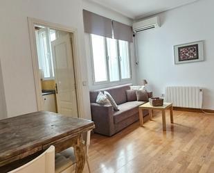 Living room of Apartment to rent in  Madrid Capital  with Air Conditioner, Heating and Balcony