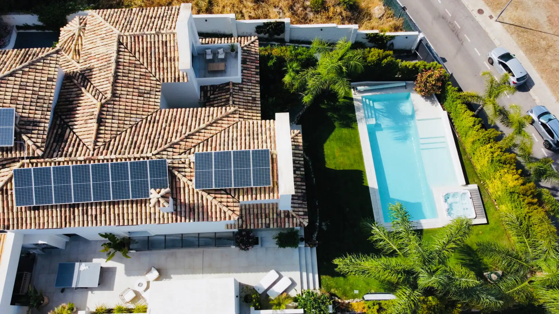Vista exterior de Casa o chalet en venta en Marbella con Aire acondicionado, Calefacción y Jardín privado