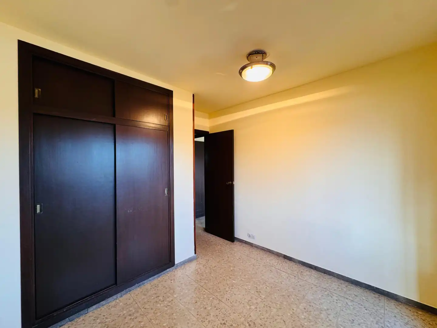 Flat for sale in Girona  with Air Conditioner, Heating and Terrace