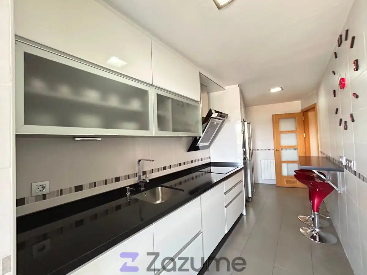 Kitchen of Flat for rent in Granada  with Air Conditioner, Heating and Private garden