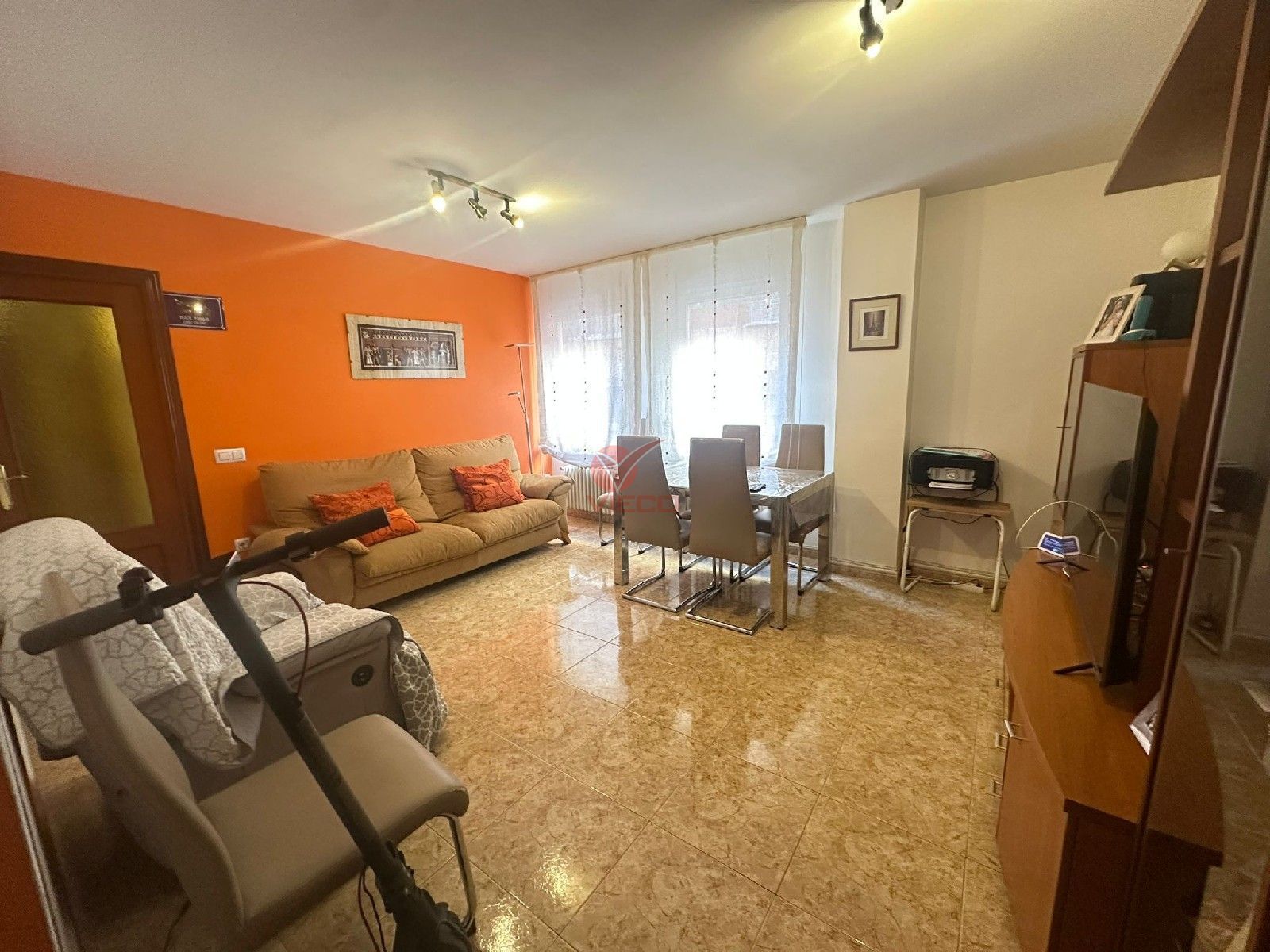 Sala d'estar de Pis en venda en Cuenca Capital amb Calefacció, Terrassa i Traster
