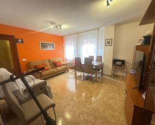 Sala d'estar de Pis en venda en Cuenca Capital amb Calefacció, Terrassa i Traster