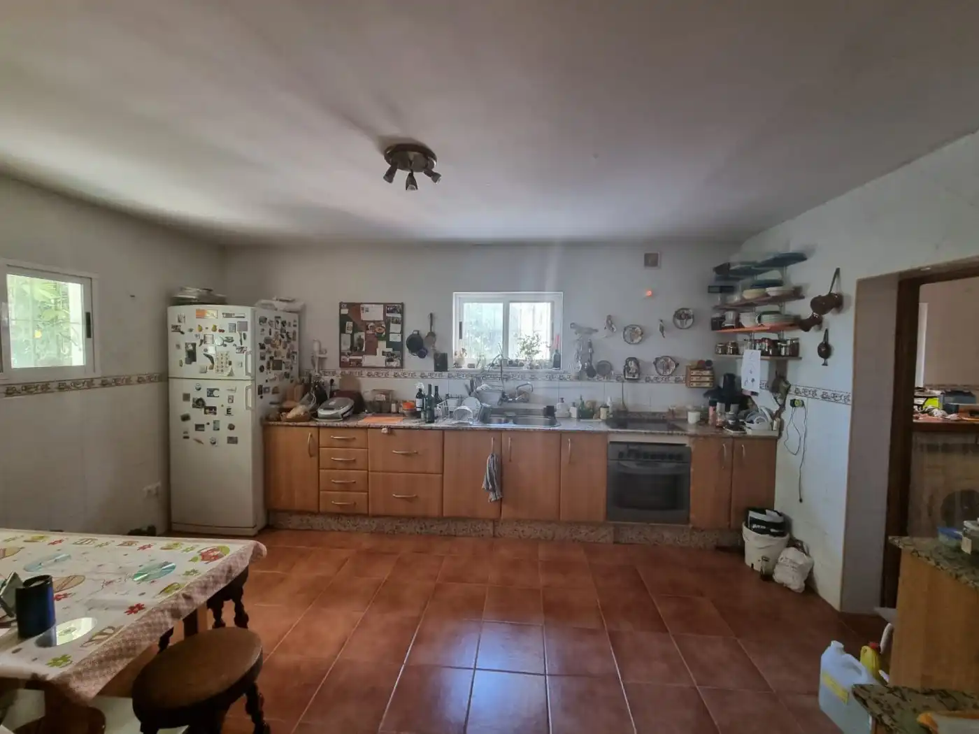Cuina de Finca rústica en venda en Arcos de la Frontera amb Jardí privat, Terrassa i Traster