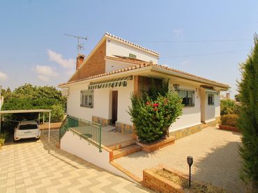 Chalet con balcón en venta en Manantiales - Lagar - Cortijo