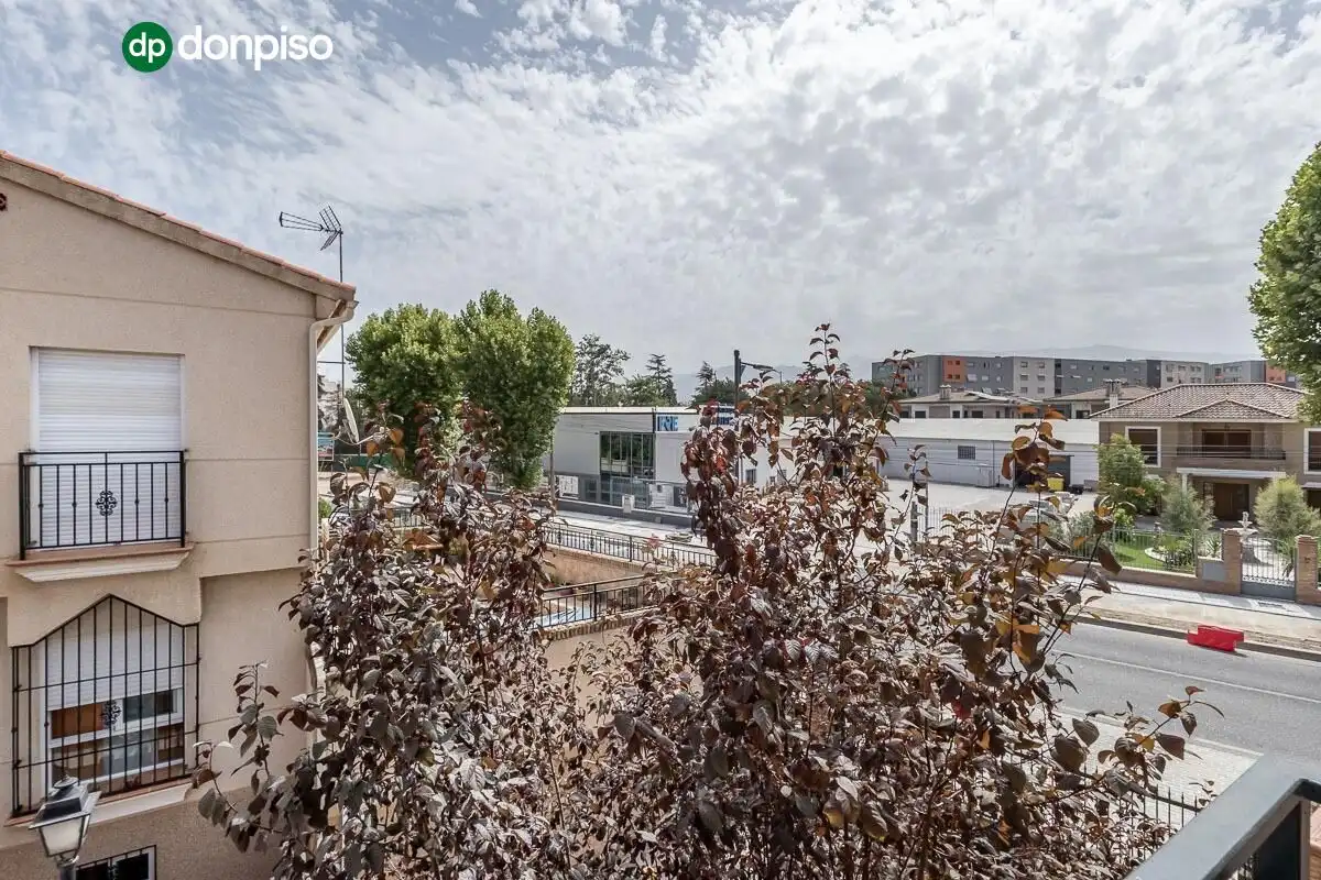 Casa aparellada amb terrassa en venda a Camino CEMENTERIO, imagen 24