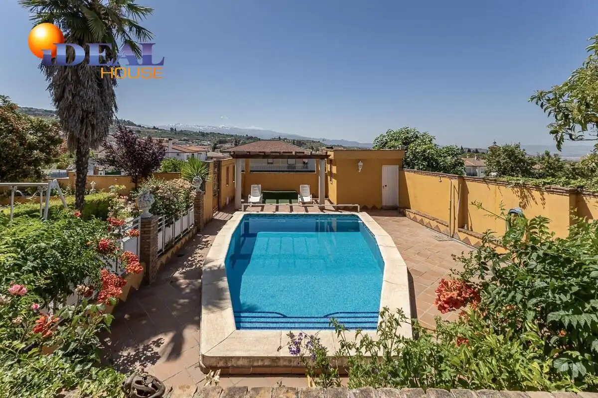 Chalet con terraza en venta en Alfacar, imagen 2