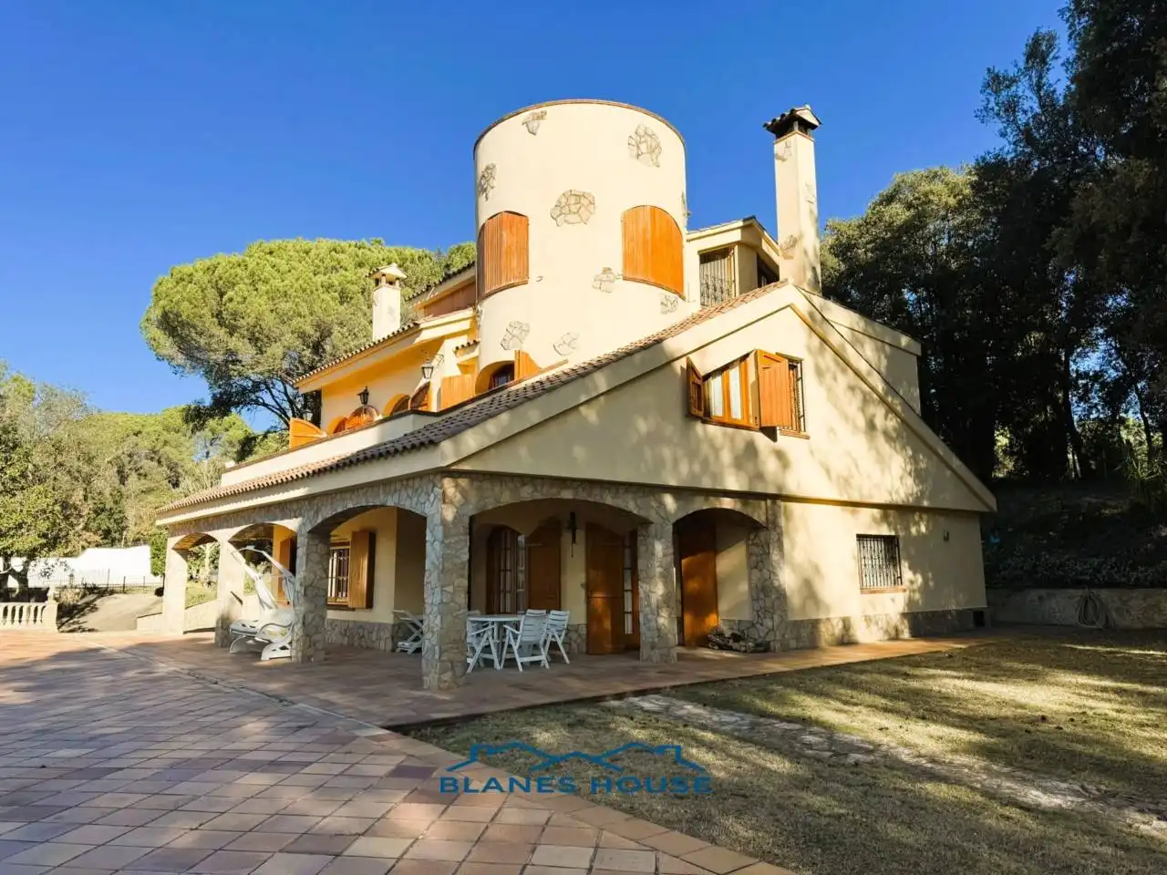 Vista exterior de Finca rústica en venda en Sant Feliu de Buixalleu amb Calefacció, Jardí privat i Terrassa
