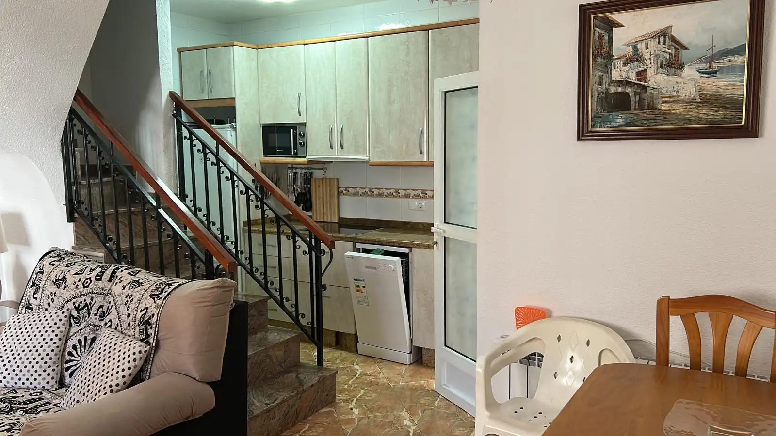 Küche von Maisonette zum Verkauf in Santa Pola mit Klimaanlage, Heizung und Privatgarten