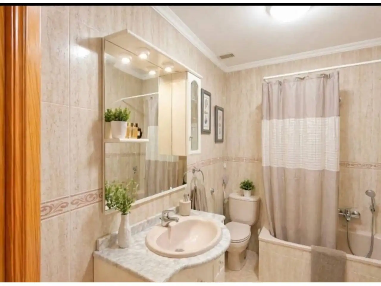 Baño de Piso en venta en Estepona con Aire acondicionado y Calefacción