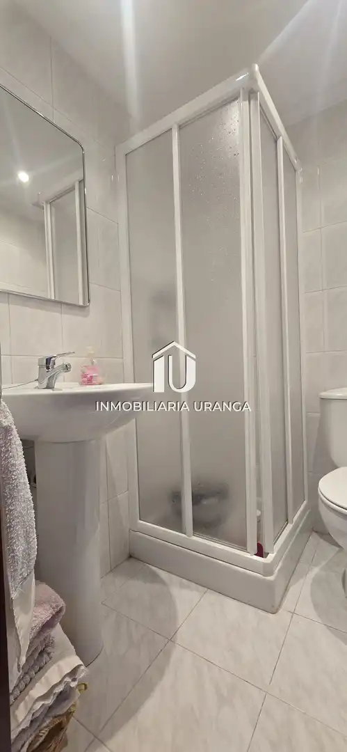 Baño de Casa o chalet en venta en Laredo con Calefacción, Terraza y Amueblado