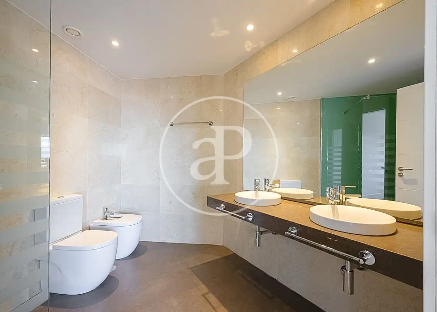 Bathroom of Flat for rent in Madrid  with Air Conditioner, Heating and Terrace