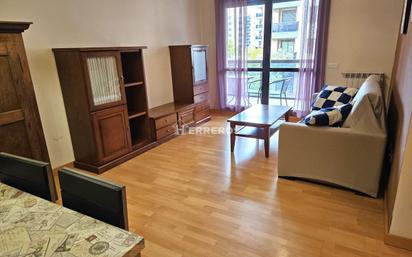 Sala d'estar de Apartament en venda en  Logroño amb Terrassa