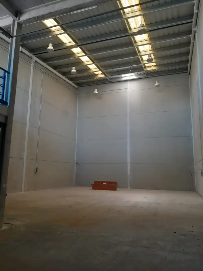 Industriegebäude zum Verkauf in Calle de las Palmeras 2, imagen 2