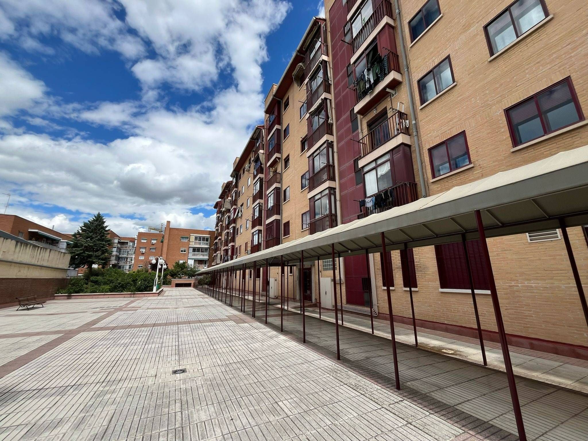 Exterior view of Flat for sale in  Madrid Capital  with Heating, Private garden and Parquet flooring