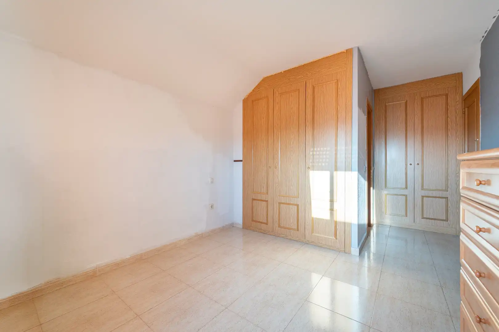 Dormitori de Casa adosada en venda en Villanueva de Perales amb Aire condicionat, Calefacció i Jardí privat