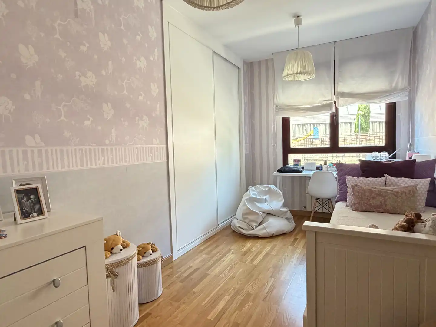 Schlafzimmer von Wohnung zum Verkauf in Plasencia mit Klimaanlage, Schwimmbad und Balkon