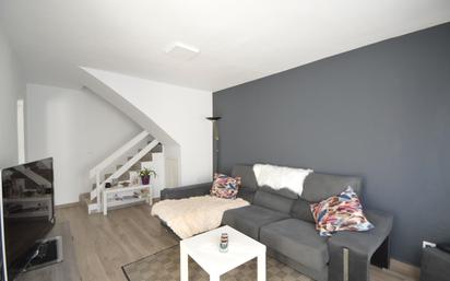 Living room of Single-family semi-detached for sale in Vinaròs  with Terrace, Furnished and Oven