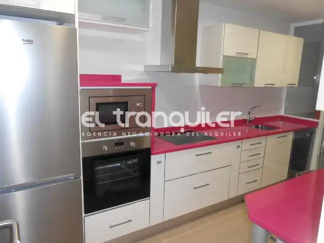 Cuina de Pis de lloguer en Alcorcón amb Aire condicionat, Traster i Rentadora