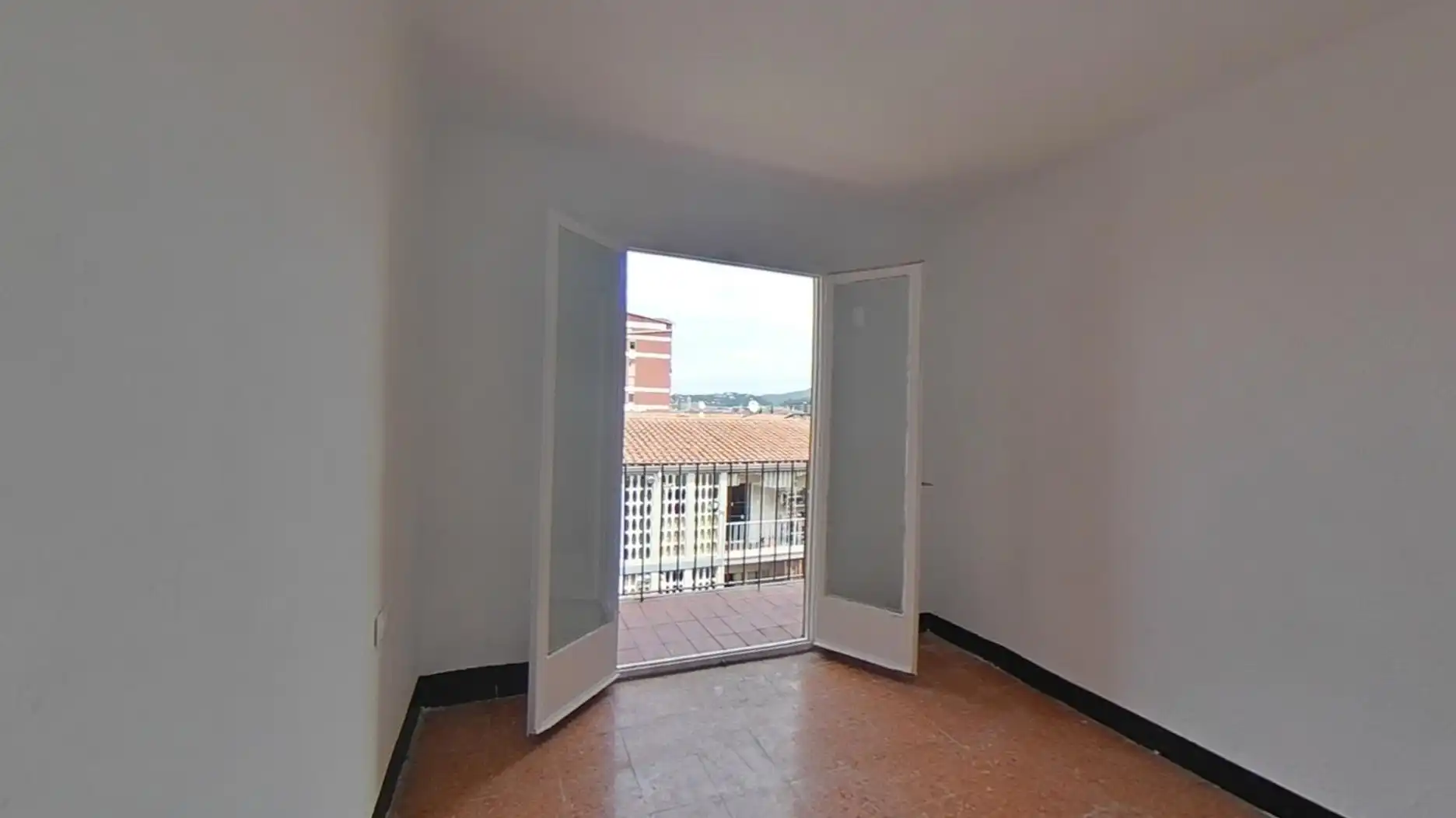 Flat for sale in de Sant Narcís, Sant Narcís