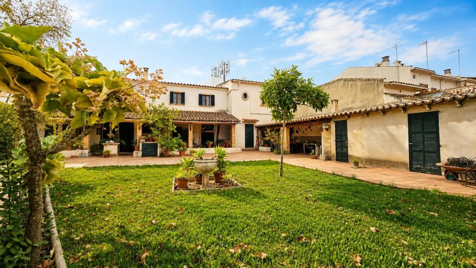 Vista exterior de Casa o chalet en venta en  Palma de Mallorca con Jardín privado, Terraza y Balcón