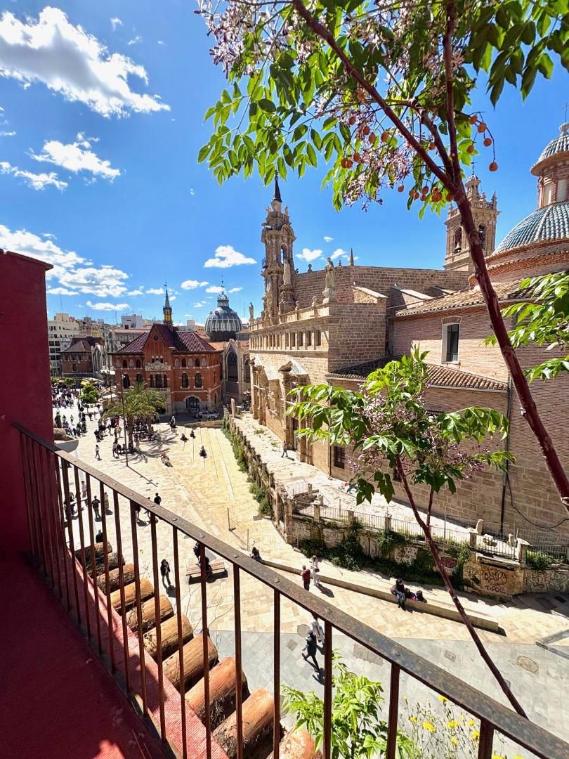 Vista exterior de Edifici en venda en  Valencia Capital