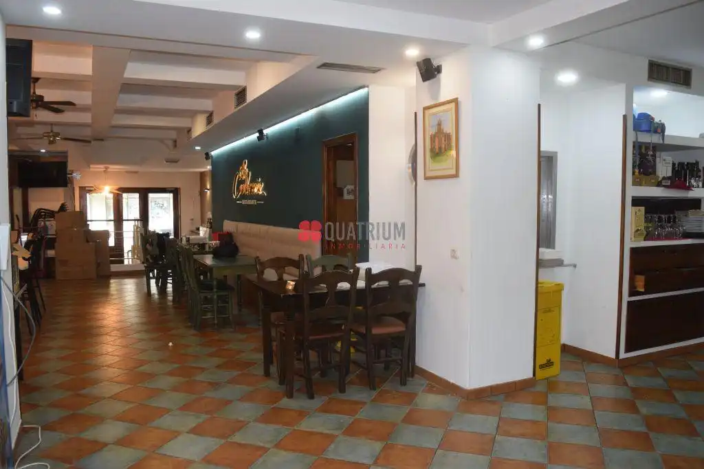 Local comercial de lloguer a Alfredo Brañas, imagen 4