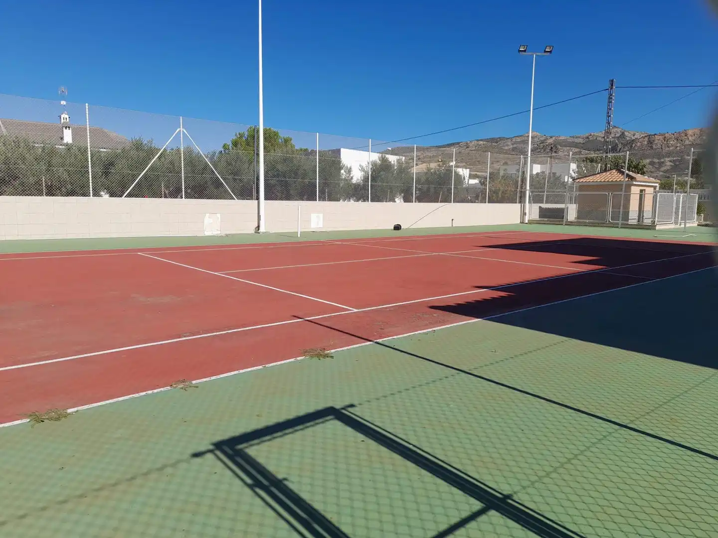 Aparcament de Casa o xalet en venda en Alicante / Alacant amb Calefacció, Jardí privat i Terrassa