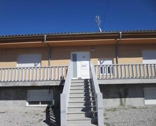 Vista exterior de Casa o xalet en venda en Fuentes de Oñoro amb Aire condicionat, Terrassa i Piscina