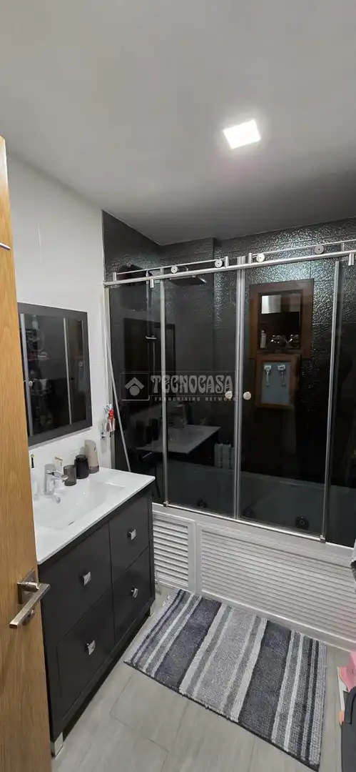 Bathroom of Flat for sale in Sevilla