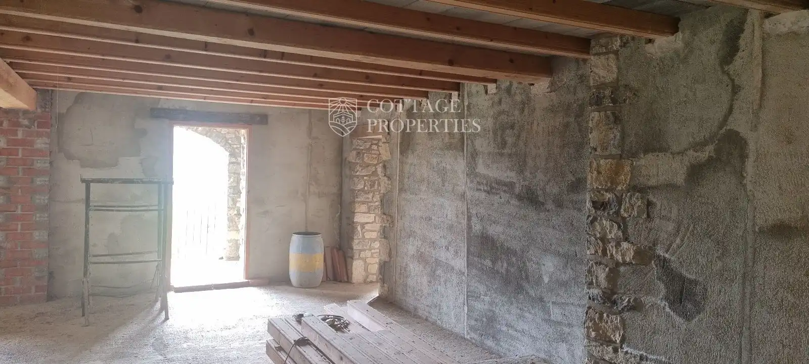Finca rústica en venda en Montagut i Oix