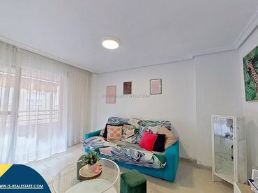 Appartamento con balcone in vendita a Centro