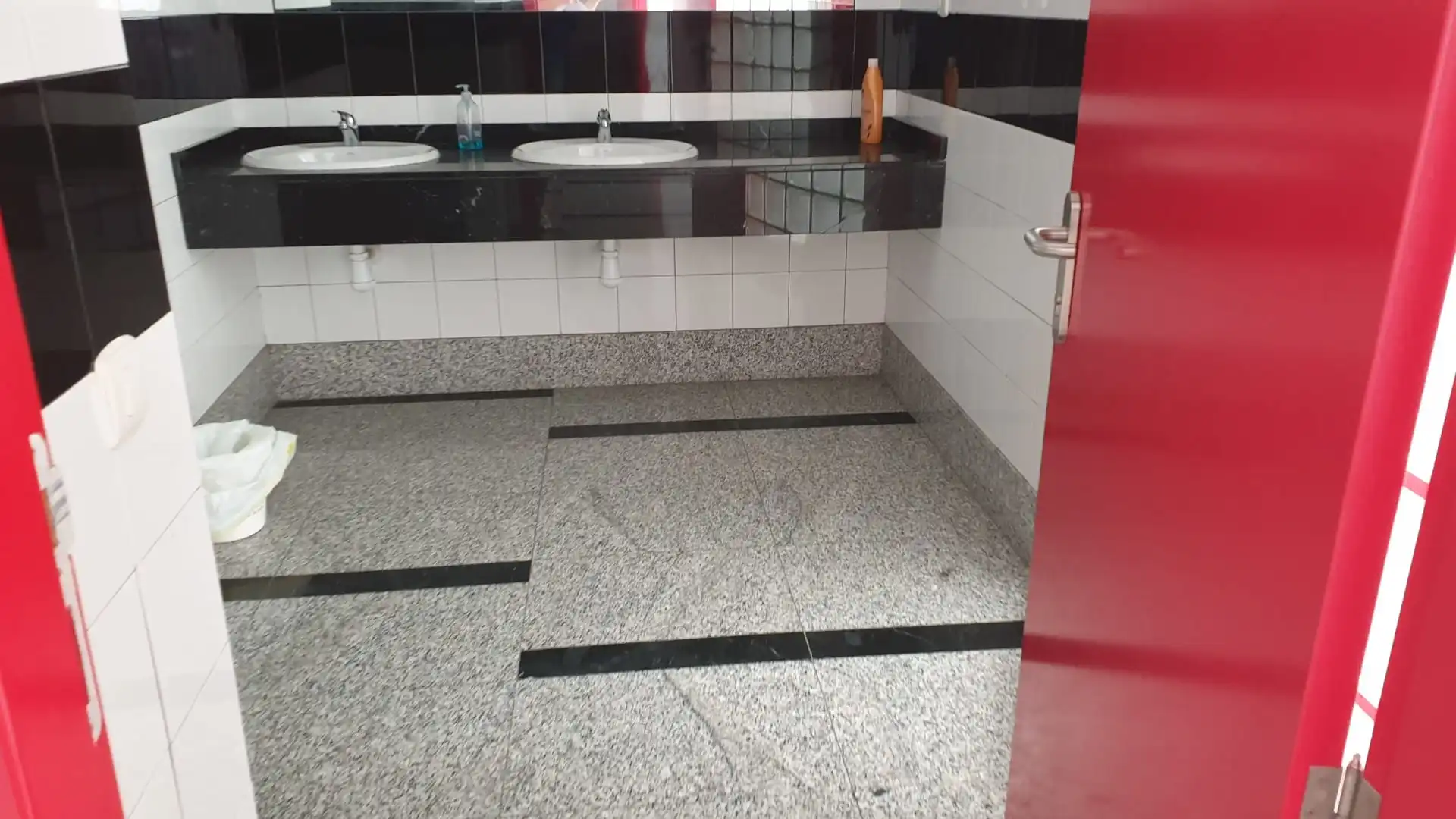 Bathroom of Buildings for sale in Santa Lucía de Tirajana