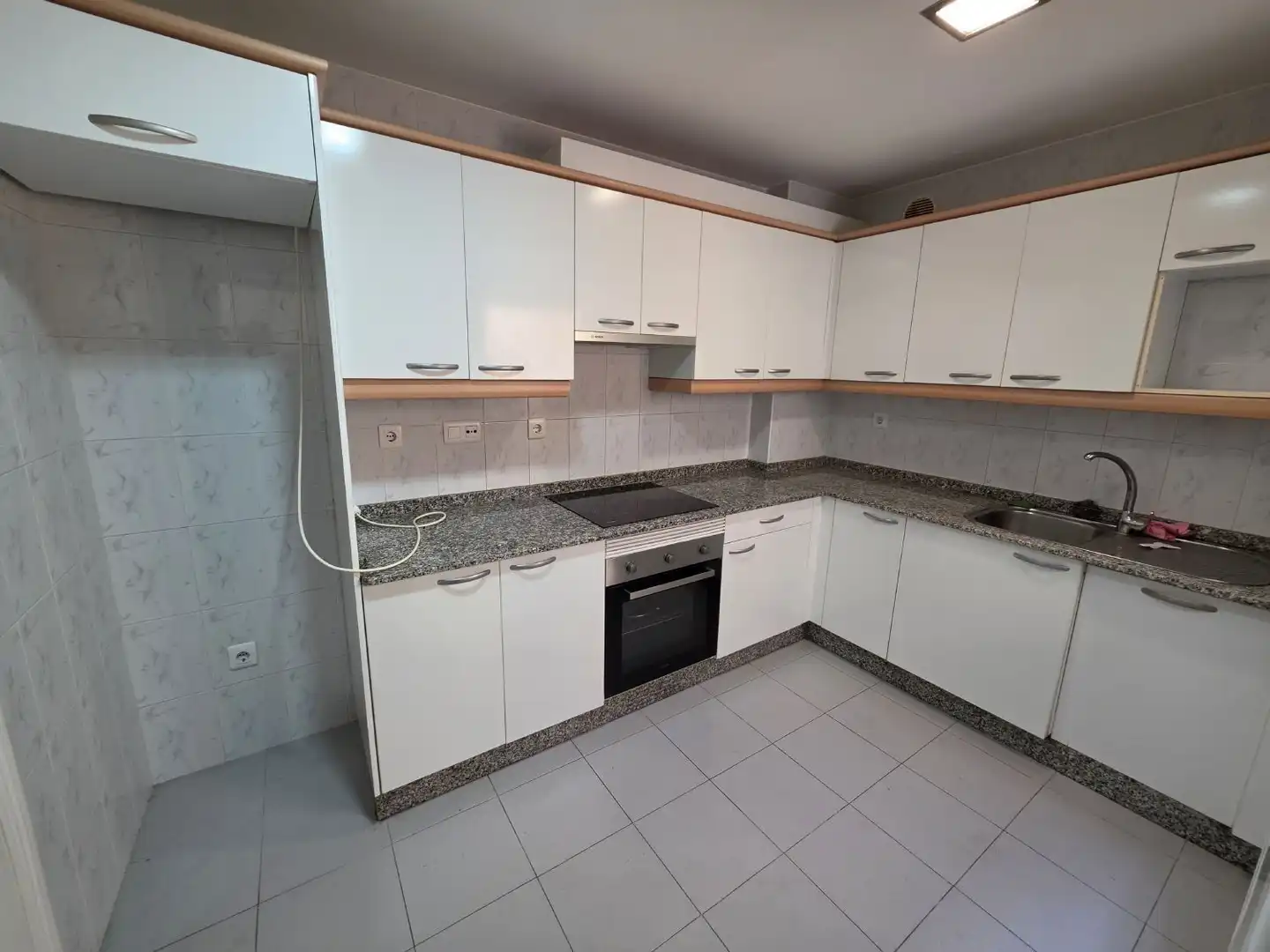 Cocina de Piso de alquiler en A Coruña Capital  con Calefacción