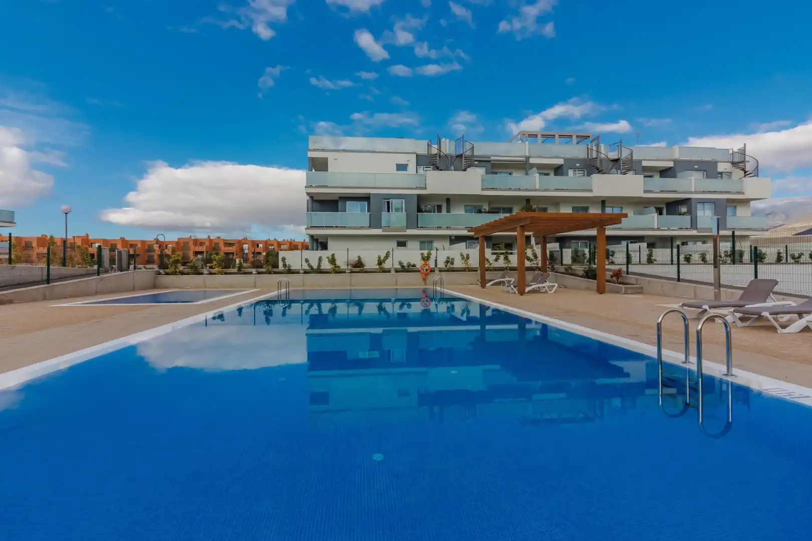 Schwimmbecken von Wohnungen zum Verkauf in Granadilla de Abona mit Terrasse, Abstellraum und Möbliert