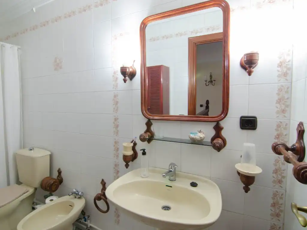 Bany de Casa o xalet en venda en La Rinconada